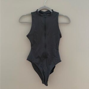 NWT SKIMS SIGNATURE SWIM ZIP FRONT SLEEVELESS ONE PIECE | GUNMETAL